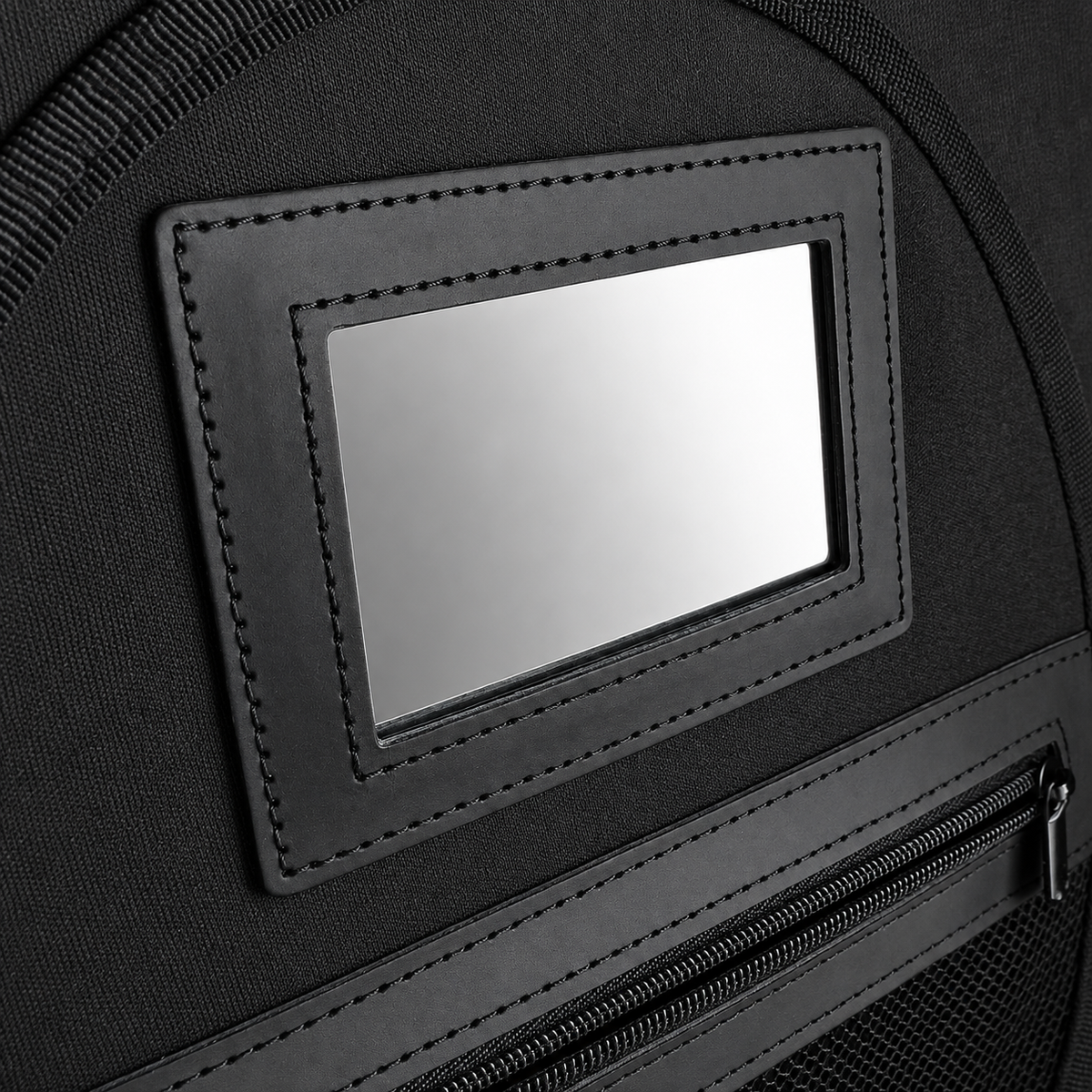 The SÖL Case, built-in interior mirror